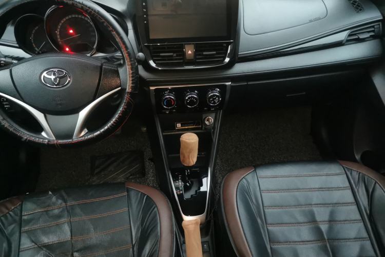 Used Toyota YARiS L Zhi Xuan 2016 Revised Version 1.5G CVT with Dynamic Sunroof Center Console