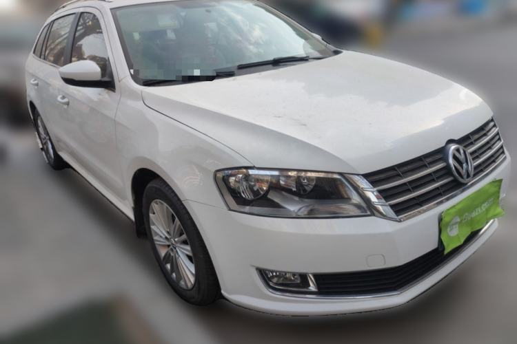 Used Volkswagen Gran Lavida 2013 1.6L Manual Comfort Model
