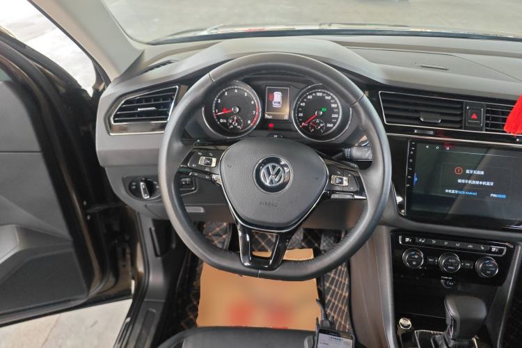 Used Volkswagen Tiguan L 2018 330TSI Automatic Two-Wheel Drive Luxury Edition Steering Wheel