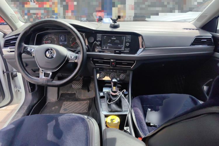 Used Volkswagen Sagitar 2020 200TSI DSG Comfort Version China VI Standard Center Console