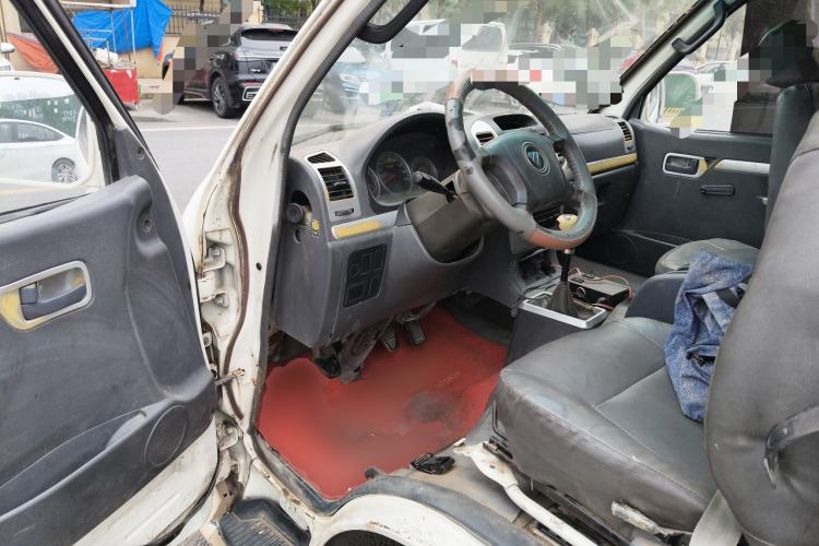 Used Foton Scenic 2014 2.0L Express Standard Long-Wheelbase High-Roof Version 486EQV4
