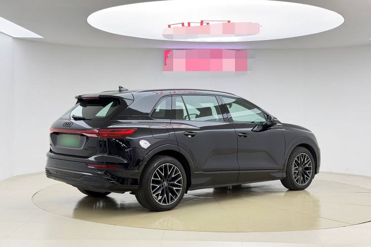 Used Audi Q5 e-tron 2023 40 e-tron Starry Edition Mecha Kit
