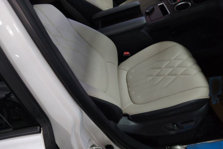 Used Toyota Granvia 2023 2.5L Hybrid Prestige PLUS Edition Right Front Seat