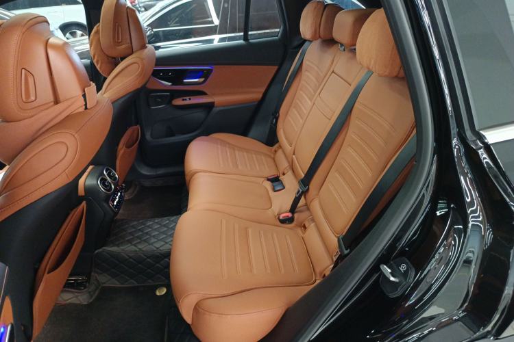 Used Mercedes-Benz GLC 2025 Refresh GLC 260 L 4MATIC Dynamic Edition Left Rear Seat