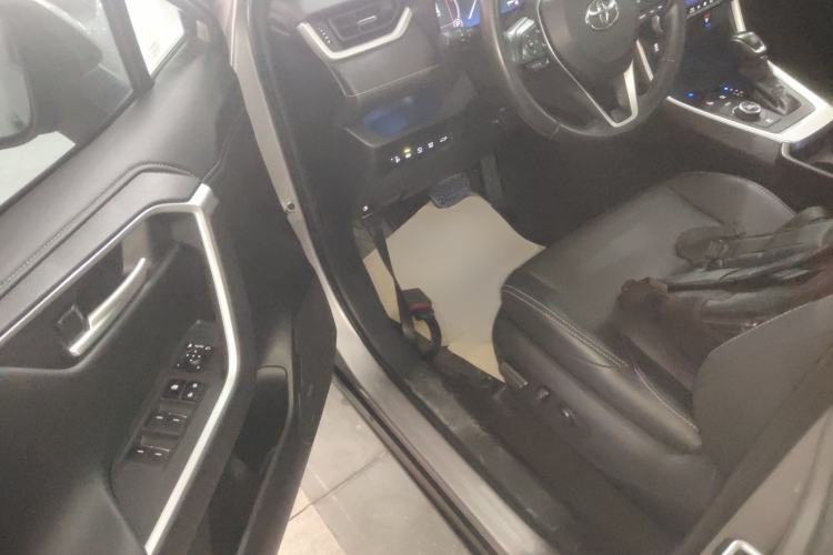 Used Toyota Wildlander 2023 Dual-Motor 2.5L E-CVT Four-Wheel Drive Prestige Edition