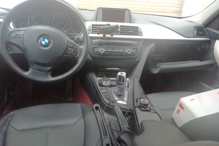 Used BMW 3 Series 2015 316Li Fashion Model Center Console