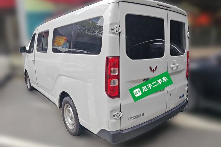 Used Wuling Yangguang 2024 300KM Comfort Version Passenger Van 75kW
