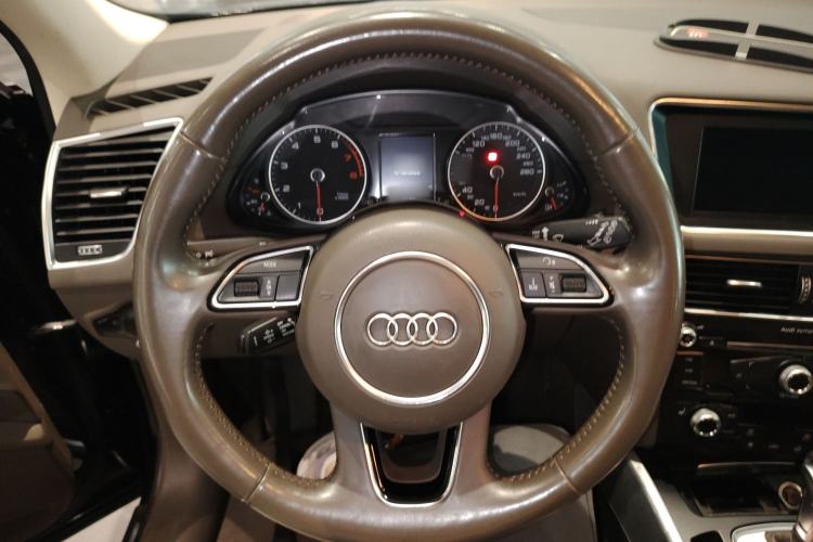 Used Audi Q5 2015 40 TFSI Technology Edition Steering Wheel