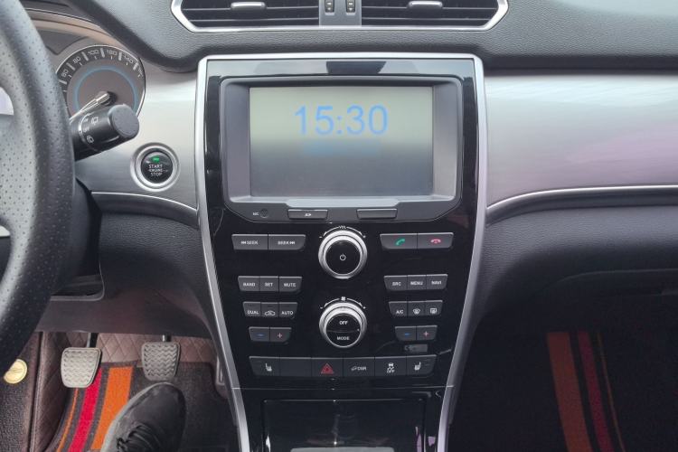 Used Haval H2 2017 Red-Label 1.5T Manual Two-Wheel Drive Luxury Model