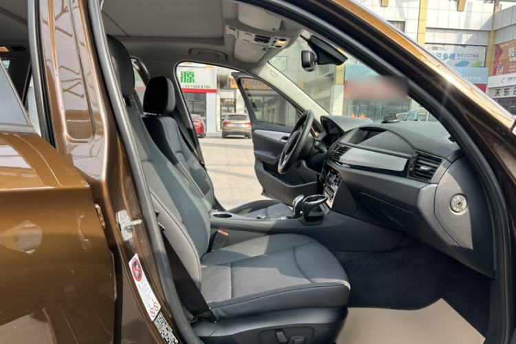 Used BMW X1 2014 sDrive18i Leading Model
