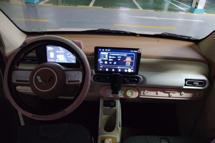 Used Wuling Hongguang MINIEV 2024 3rd Generation 215km Youth Edition Center Console