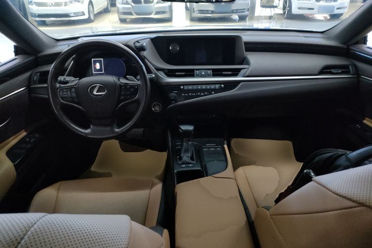 Used Lexus ES 2020 200 Excellence Edition
