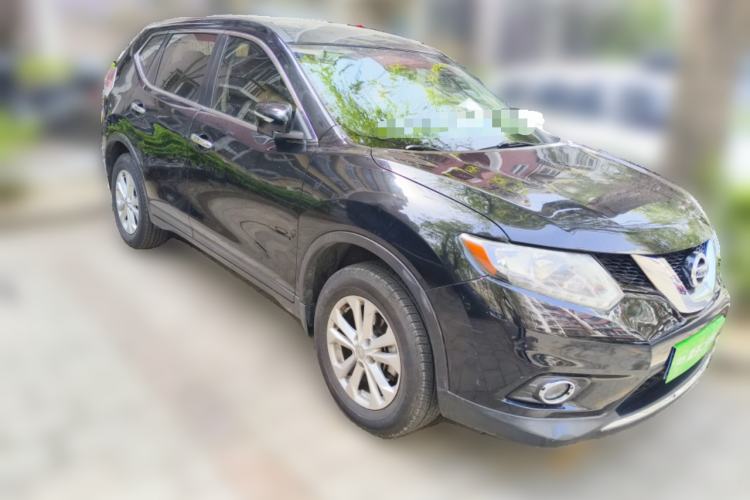 Used Nissan X-Trail 2015 2.0L CVT Comfort MAX Edition 2WD Front Right 45 Deg