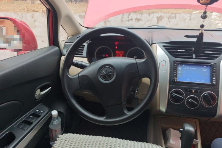 Used Venucia R50 2012 1.6L Automatic Prestige Edition