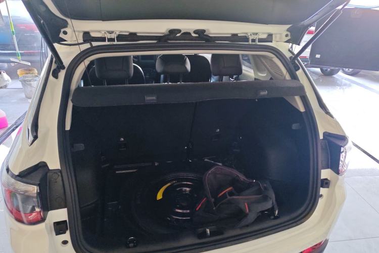 Used Jeep Compass 2017 200T Automatic Enjoyment Version Trunk