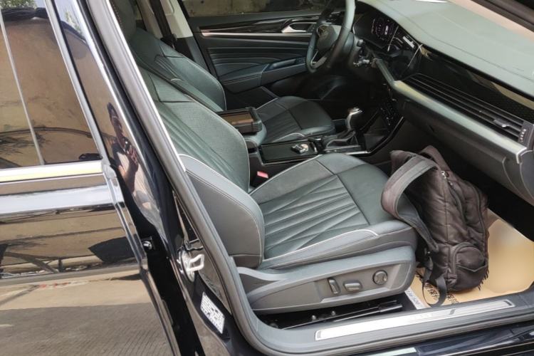 Used Volkswagen Passat 2023 Restyled 330TSI Starry Luxury Edition
