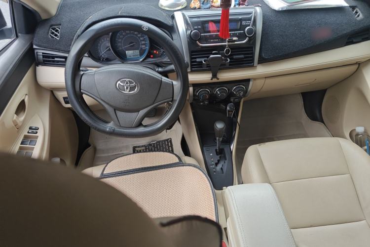Used Toyota Vios 2016 1.5L Automatic ZhiZhen Xingyao Edition Center Console