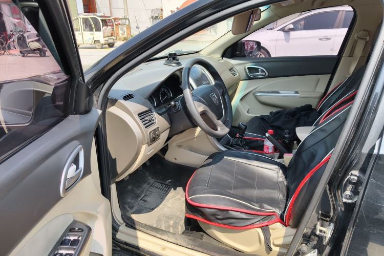 Used Baojun 630 2014 1.5L manual standard version
