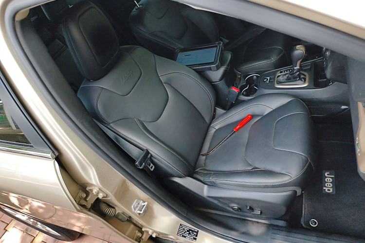 Used Jeep Cherokee 2016 2.0L Superior Edition