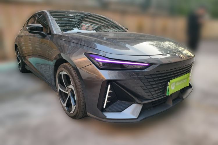 Used Changan UNI-V iDD 2023 ZhiDian iDD 1.5T 113km ZhiKu Model
