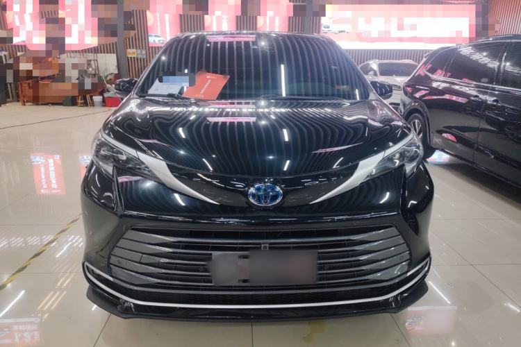 Used Toyota Sienna 2023 2.5L Hybrid Deluxe Edition