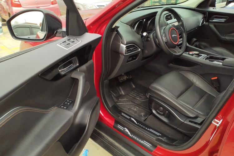 Used Jaguar F-PACE 2016 2.0T Two-Wheel Drive Urban Luxury Edition
