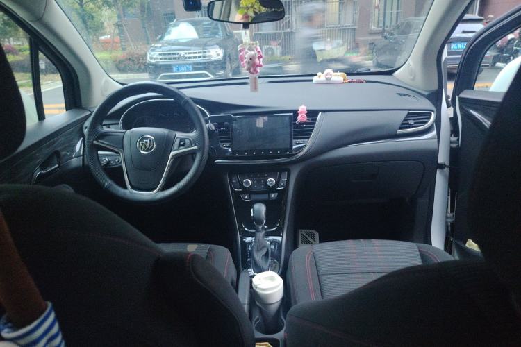 Used Buick Encore 2017 18T Automatic Two-Wheel Drive Urban Leading Model Center Console