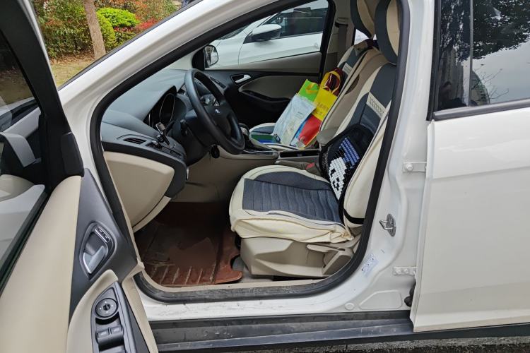 Used Ford Focus 2015 Sedan 1.6L Automatic Comfort Model
