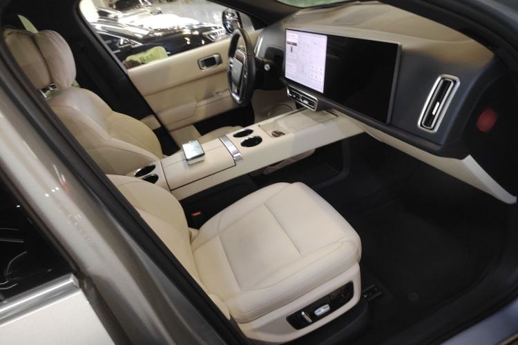 Used Li Auto L8 2023 Pro Model
