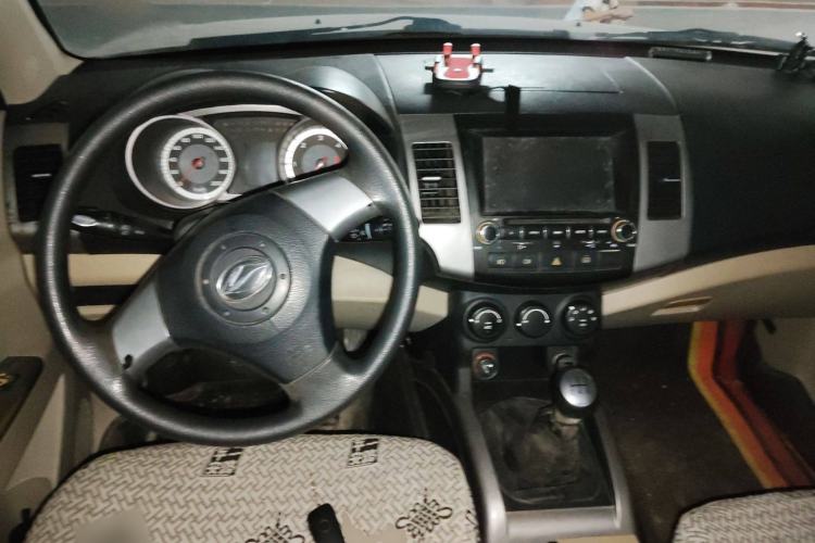 Used Land X8 2012 Explorer Edition 2.0T Diesel 4x2 Luxury Model
