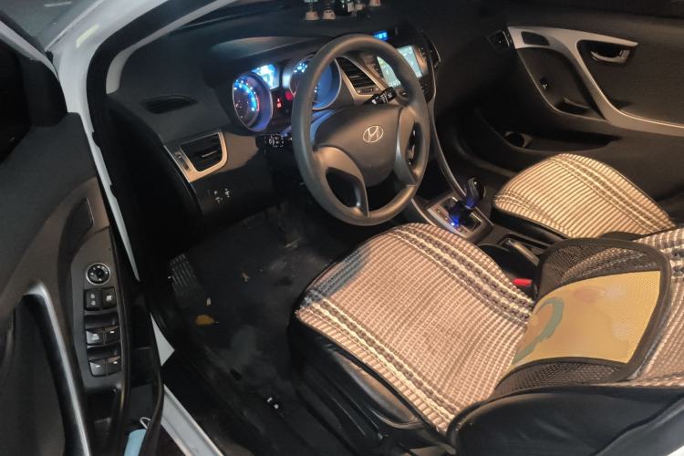 Used Hyundai Elantra (5th Generation / Langdong) 2016 1.6L Automatic Smart Version
