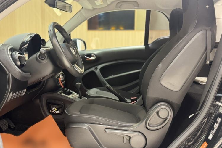 Used smart fortwo 2018 1.0L 52kW Hardtop Passion Edition China V Standard
