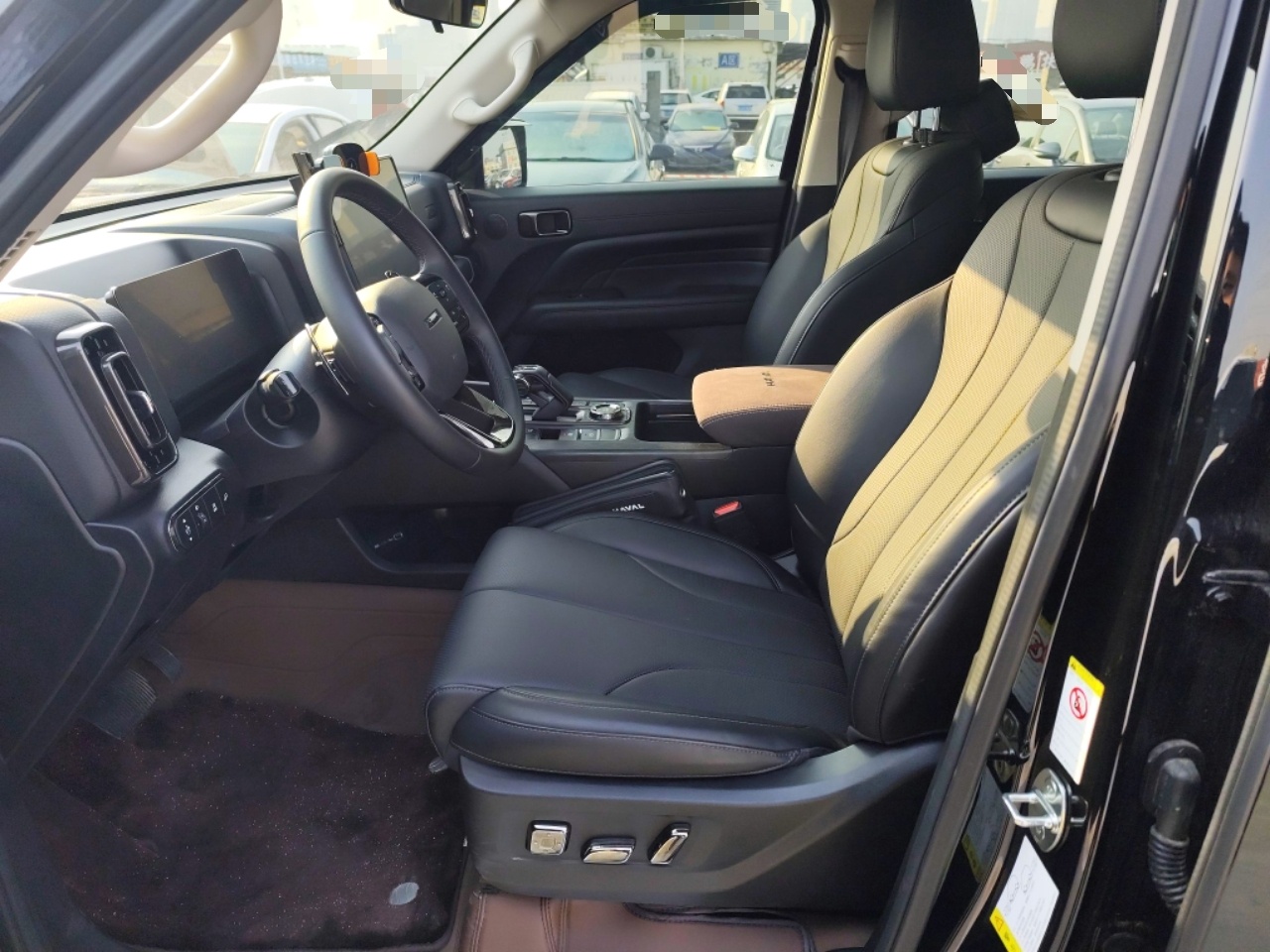 المقاعد الأمامية داخل السيارة