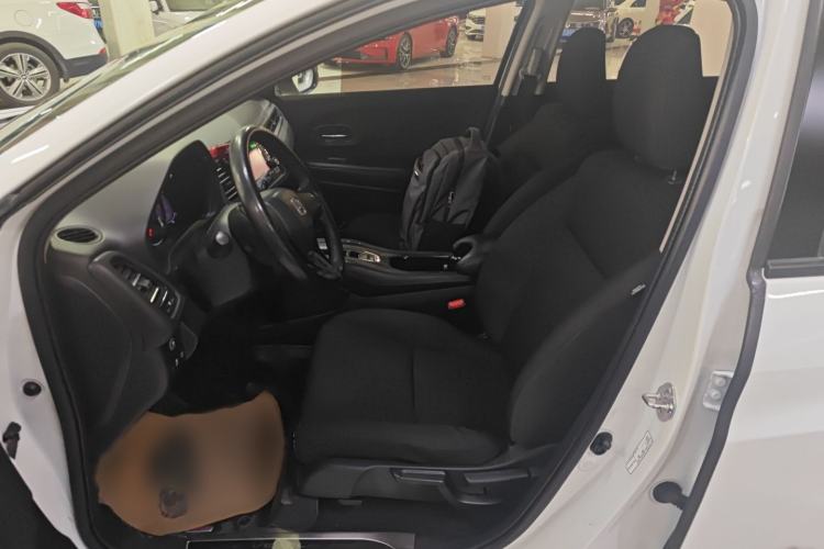 Used Honda Vezel 2020 1.5L CVT Elite Edition Interior 3