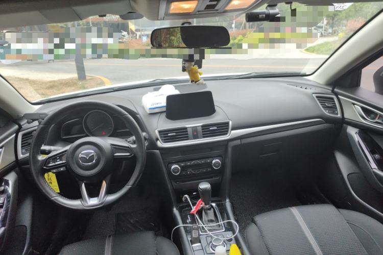 Used Mazda 3 Axela 2017 Hatchback 2.0L Automatic Luxury Model Emission Standard China V Center Console