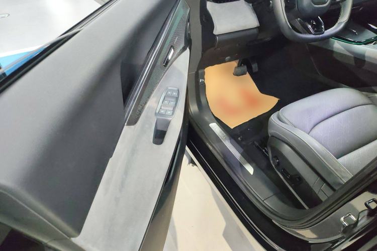 Used Lynk & Co 08 EM-P 2023 245km Ultra-Long Range Halo