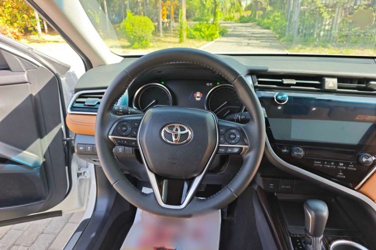 Used Toyota Camry 2019 Revised Version 2.0G Luxury Edition Interior 4