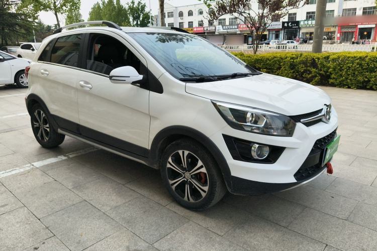 Used BAIC Senova X25 2015 1.5L Manual Elite Edition Front Right 45 Deg