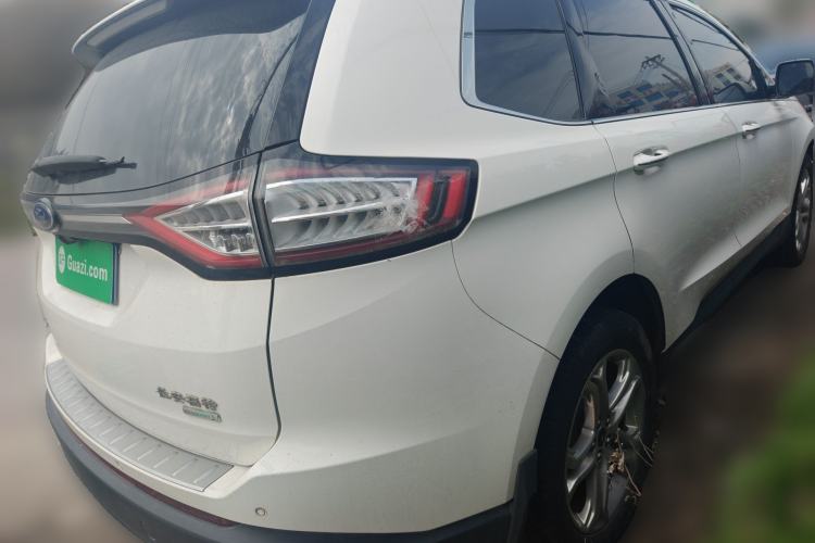 Used Ford Edge 2016 EcoBoost 245 Two-Wheel-Drive Titanium 7-Seater Rear Right 45 Deg