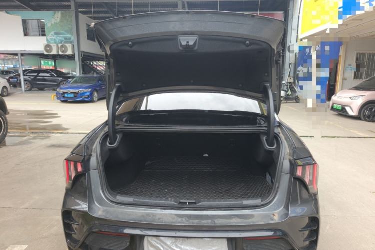 Used Lynk & Co 03 2023 1.5TD DCT JingPro Trunk