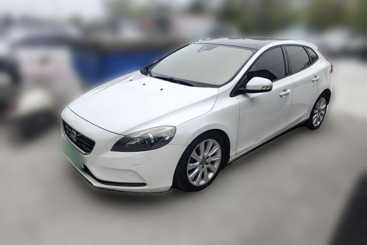 Used Volvo V40 2015 1.6T Zhiyi Edition