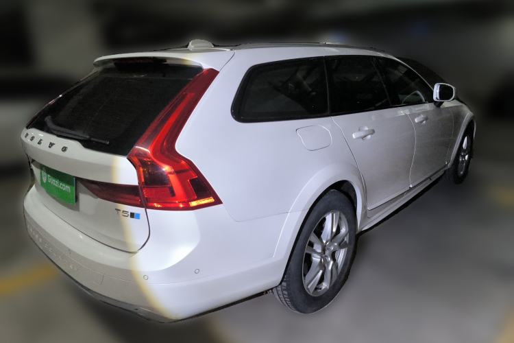 Used Volvo V90 2017 Cross Country T5 AWD Smart Range Edition