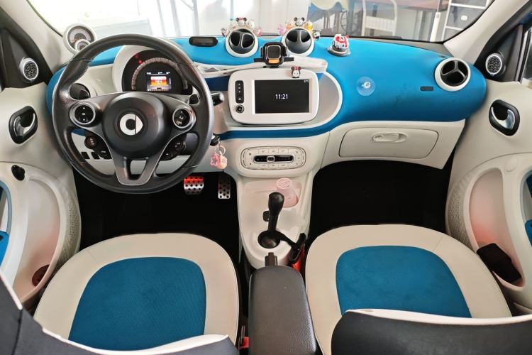 Used smart forfour 2016 0.9T 66 kW Ultimate Edition Interior 2