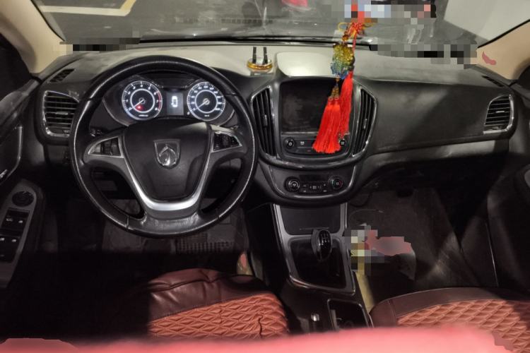 Used Baojun 560 2015 1.8L manual luxury version