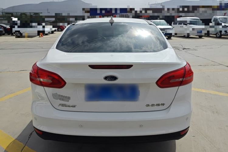 Used Ford Focus 2018 Sedan Classic 1.6L Automatic Trendy SmartDrive Edition
