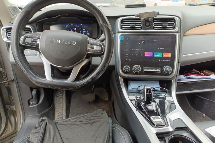 Used Lynk & Co 01 2019 2.0T Two-Wheel-Drive Pro Version China VI Standard
