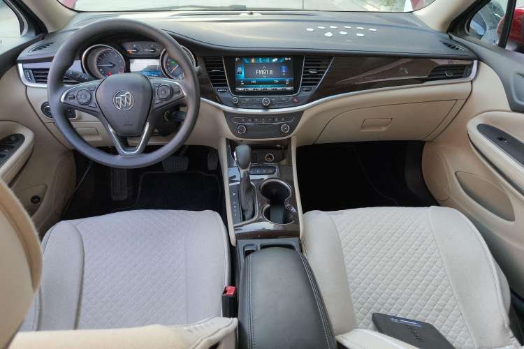 Used Buick Verano 2018 Sedan 15S Automatic Leading Model Interior 2