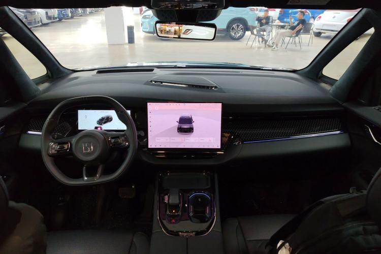 Used Zeekr 009 2024 7-Seater Aisle Version 108 kWh Center Console