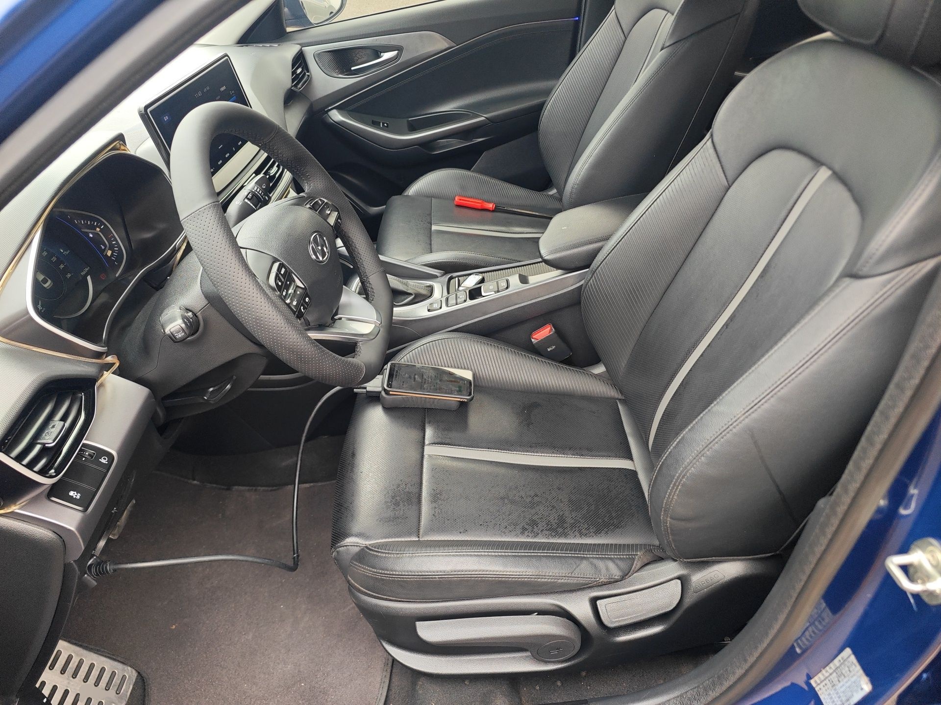 Переднее сиденье в автомобиле