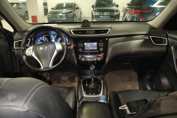 Used Nissan X-Trail 2014 2.0L CVT Comfort Edition 2WD Center Console